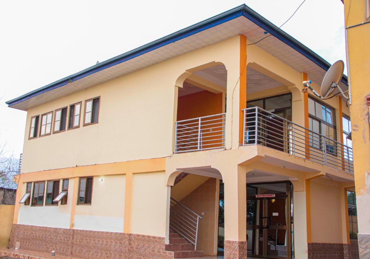 Nbangba Hotel Techiman Екстериор снимка