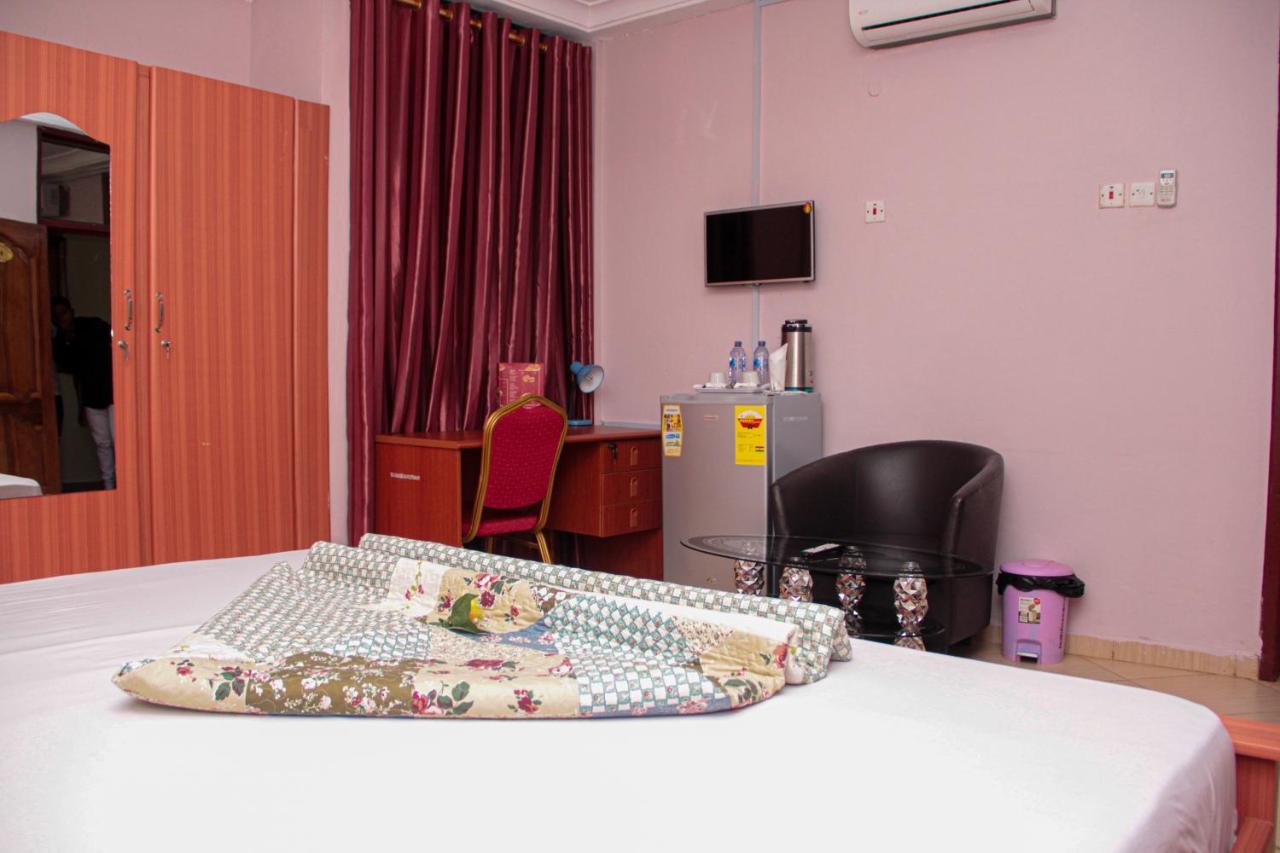 Nbangba Hotel Techiman Екстериор снимка
